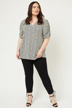 Load image into Gallery viewer, Dainty V-Neck Leopard Tee
